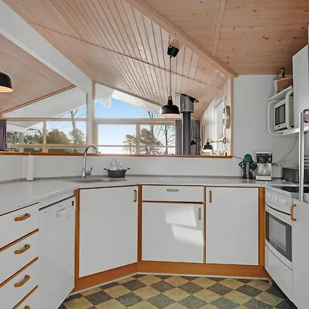 4 Bedroom Nice In Nordenbro Vesteregn