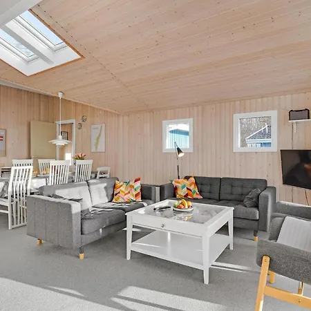 4 Bedroom Nice In